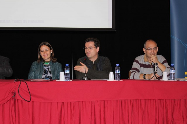 En Jordi Sasplugas, president d'APPFI – Amics del Ferrocarril de Móra la Nova, dona la benvinguda als assistents.