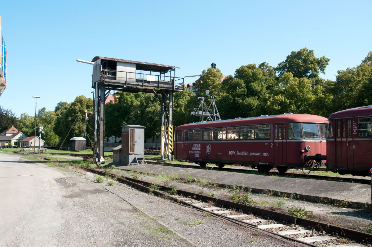 Parc del Ferrocarril d'Augsburg. Ferrobús i elements de servei per a locomotores vapor.