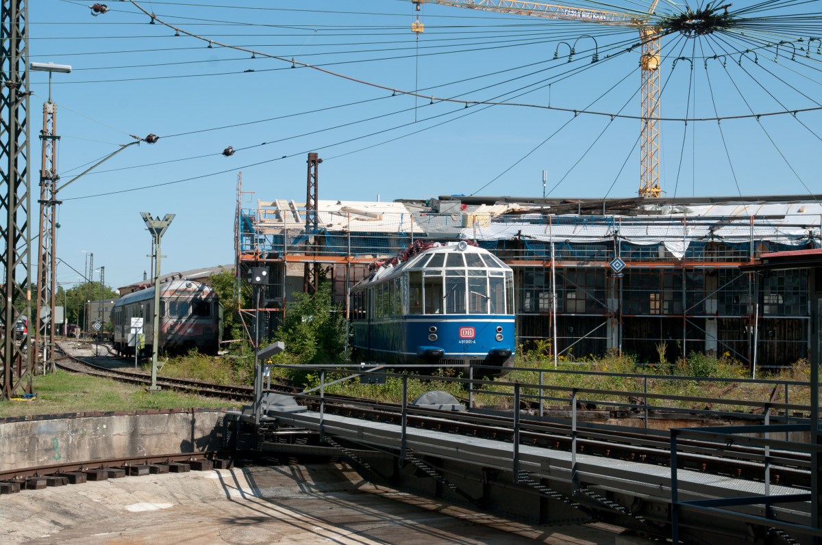 Parc del Ferrocarril d'Augsburg. Placa giratòria, automotor panoràmic i rotonda.