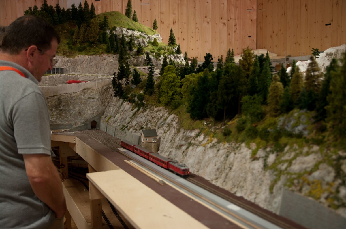 MIGA. Maqueta H0m en construcció.