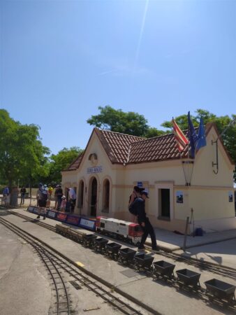 e366bd9f-6b58-49d0-b729-8e9028486200